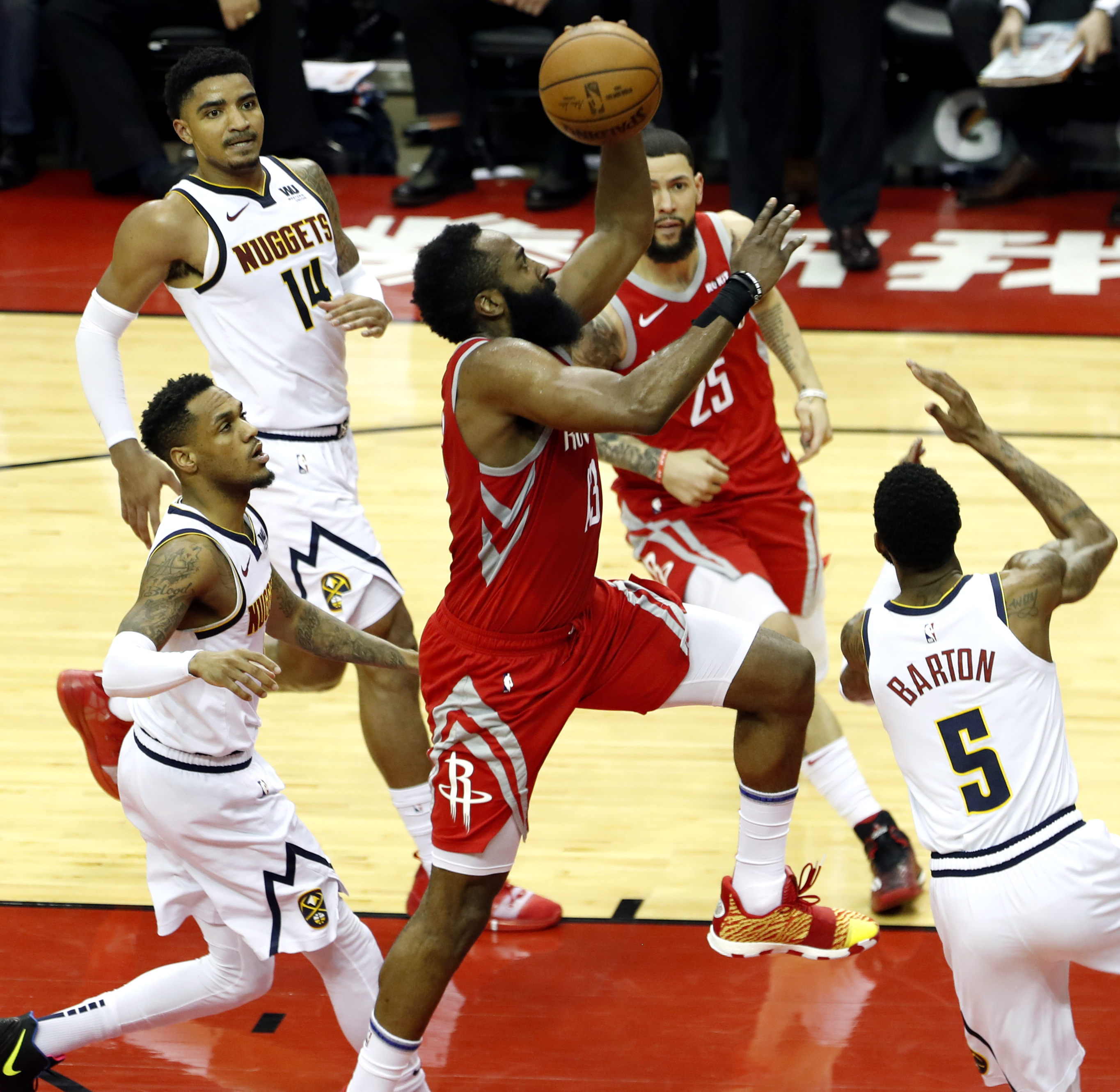 山东泰山内部会议纪要流出——赛前回应争议，NBA常规赛使命明确，更衣室氛围转暖