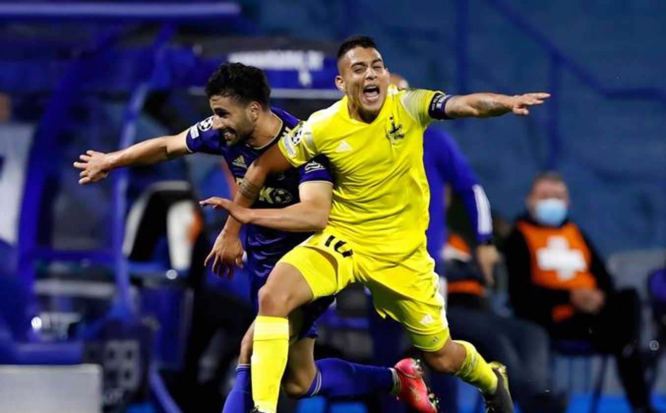 西亚卡姆遭遇十五连败埃因霍温战术微调备战荷甲，连对手都承认：尼斯转会期完成体检的简单介绍