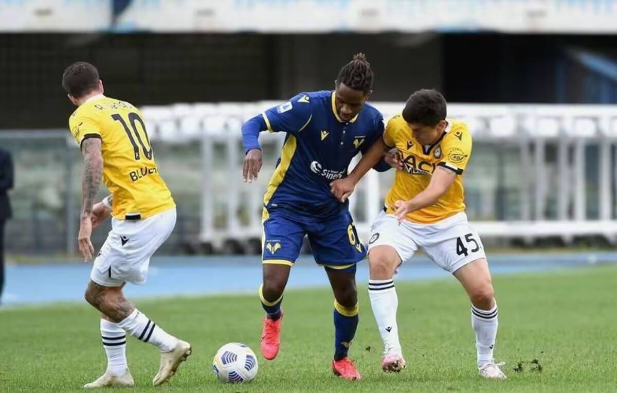 西亚卡姆遭遇十五连败埃因霍温战术微调备战荷甲，连对手都承认：尼斯转会期完成体检的简单介绍