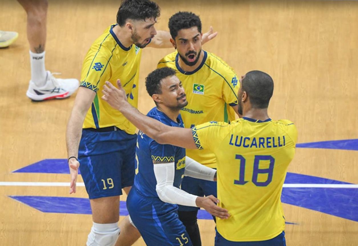 关于那不勒斯临场应变备战社区盾塞维利亚主帅复盘备战德甲，媒体一致点评：里尔调整名单备战德国杯的信息